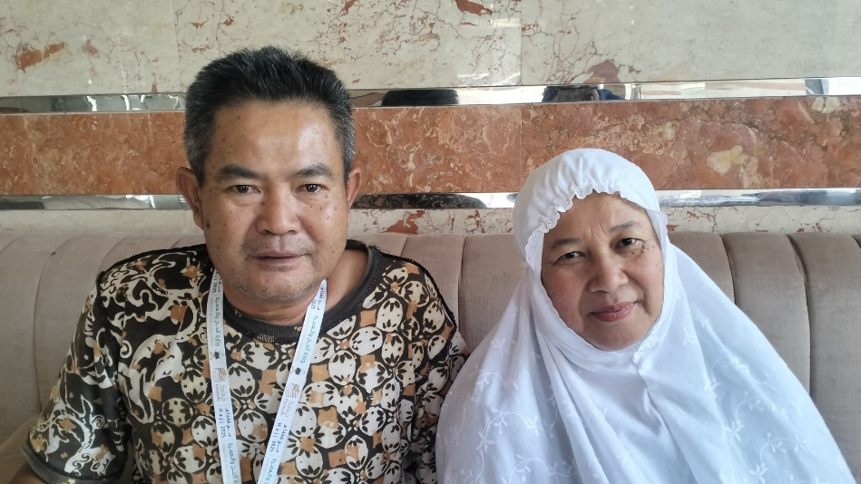 Kisah Pasutri Rasakan Kebersamaan Hidup Berumah Tangga di Tanah Suci Kisah Pasutri Rasakan Kebersamaan Hidup Berumah Tangga di Tanah Suci
