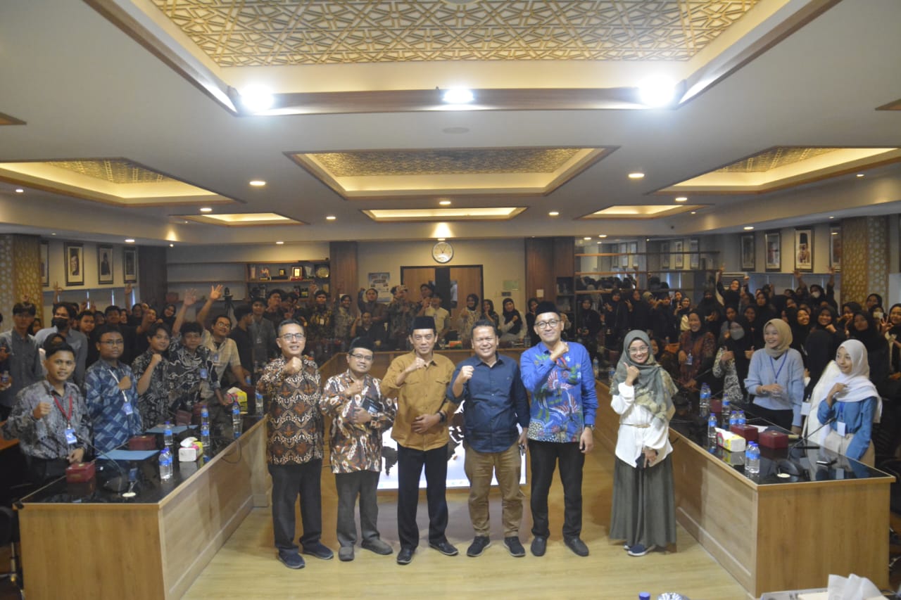 Wasekjen MUI Terima Kunjungan Ratusan Mahasiswa Universitas Trilogi di Kantor MUI* Wasekjen MUI Terima Kunjungan Ratusan Mahasiswa Universitas Trilogi di Kantor MUI*