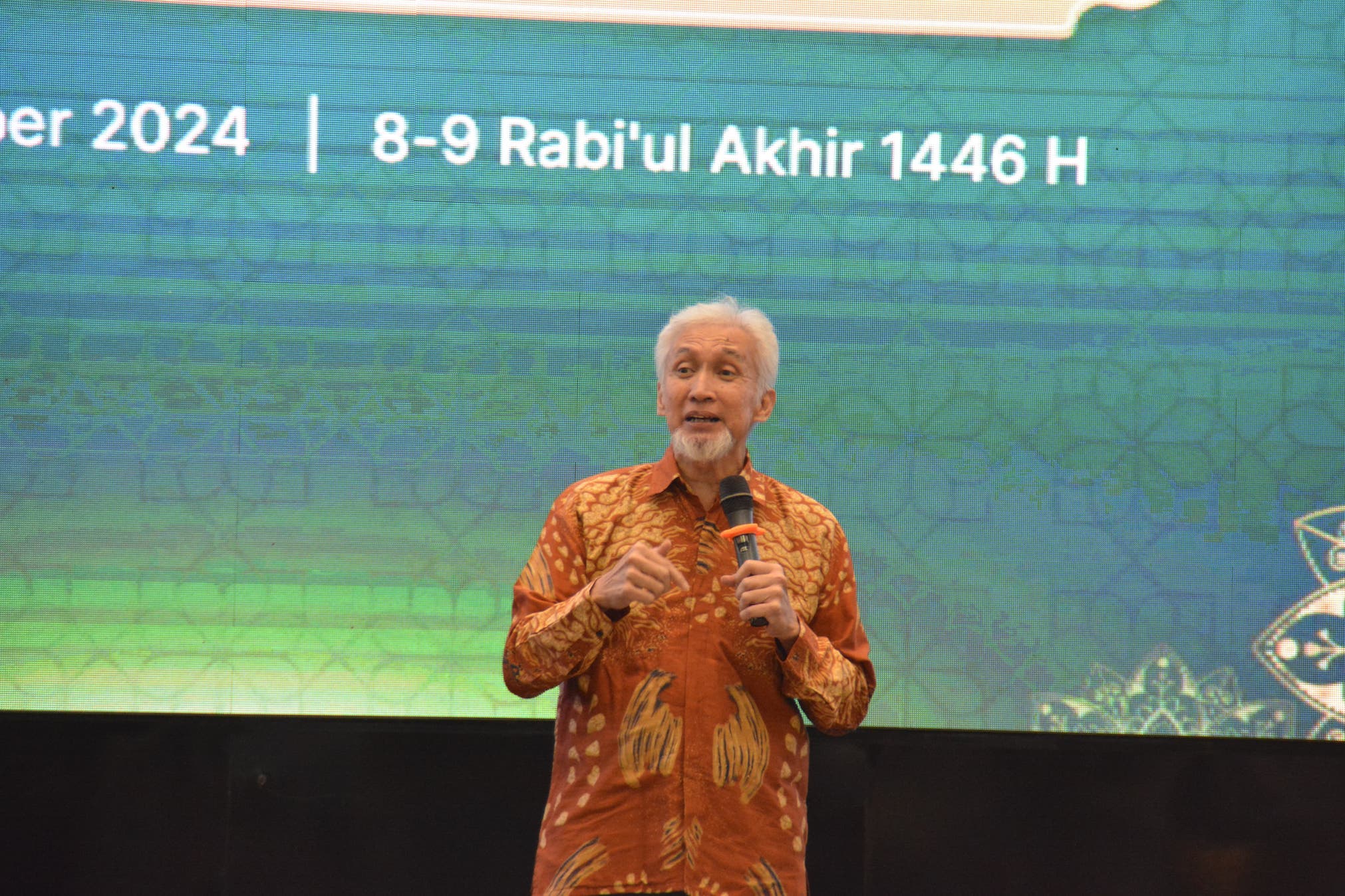 Adiwarman Karim Dorong DSN MUI Semakin Berkontribusi untuk Ekonomi Syariah Indonesia Adiwarman Karim Dorong DSN MUI Semakin Berkontribusi untuk Ekonomi Syariah Indonesia